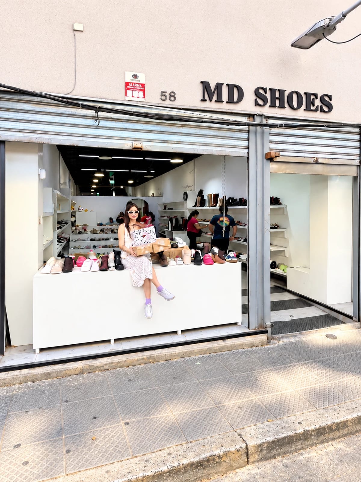 Fachada de la tienda MD Shoes en Rodulfo Phillippi 58, Santiago