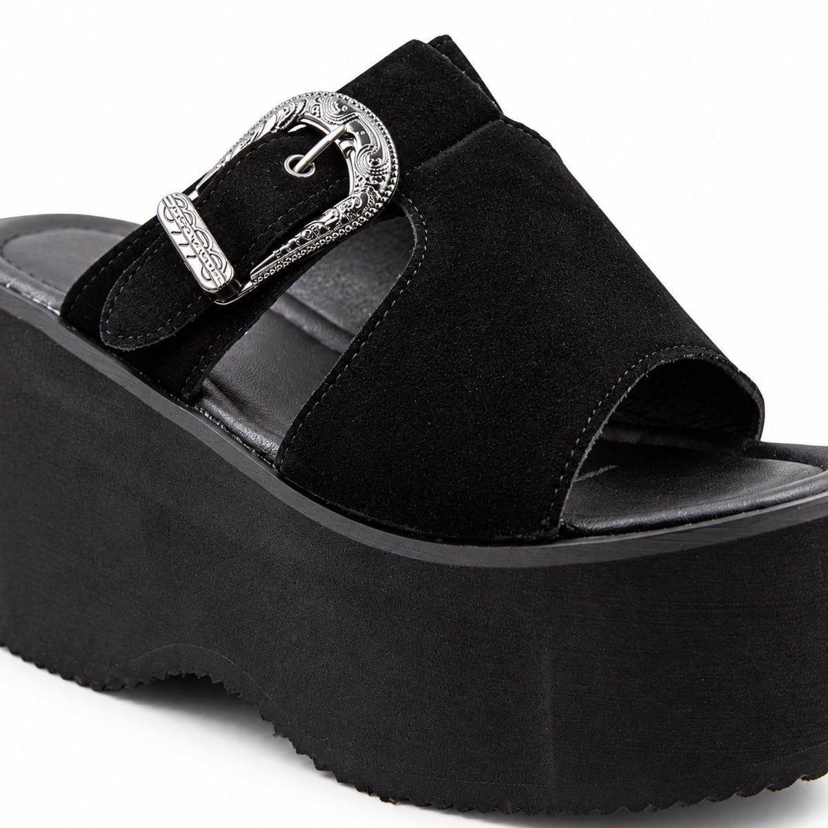 Sandalia Plataforma Hebilla Western color Negro - detalle de la hebilla