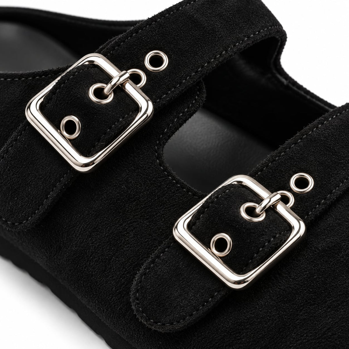 Zueco Mule Doble Hebilla color Negro - detalle de hebillas